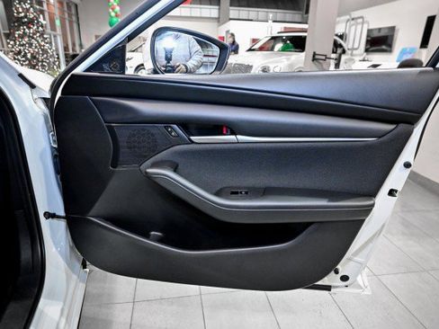 Used 2021 MAZDA MAZDA3 s image 23