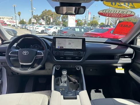 Certified 2026 Toyota Grand Highlander XLE FWD image 27