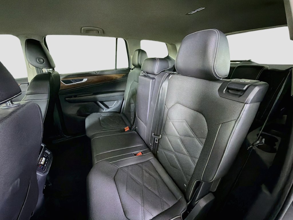 Used 2025 Volkswagen Atlas SE FWD image 23