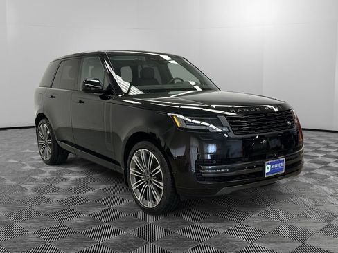 Used 2025 Land Rover Range Rover SE AWD/4WD image 3