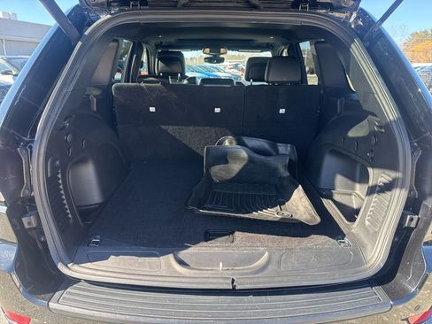 Certified 2022 Jeep Grand Cherokee Laredo X image 25