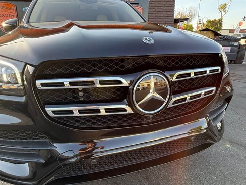 Used 2021 Mercedes-Benz GLS 580 4MATIC image 4