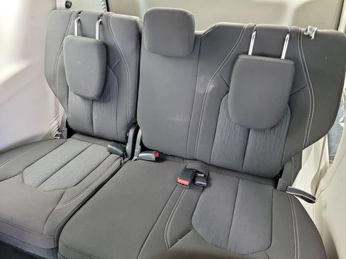Used 2023 Chrysler Voyager LX FWD image 14