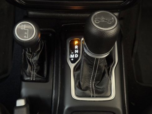 Used 2019 Jeep Wrangler Unlimited Sahara w/ Cold Weather Group image 34