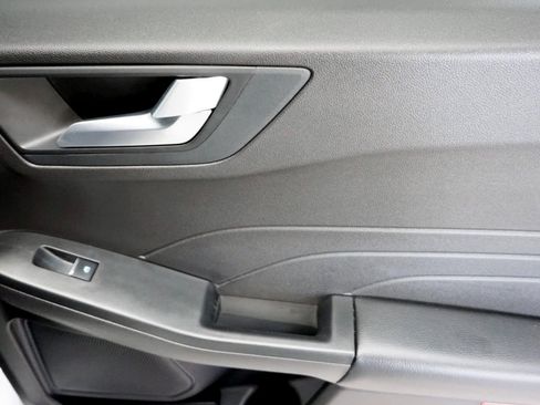 Used 2024 Ford Escape ST-Line w/ Tech Pack #1 FWD image 16