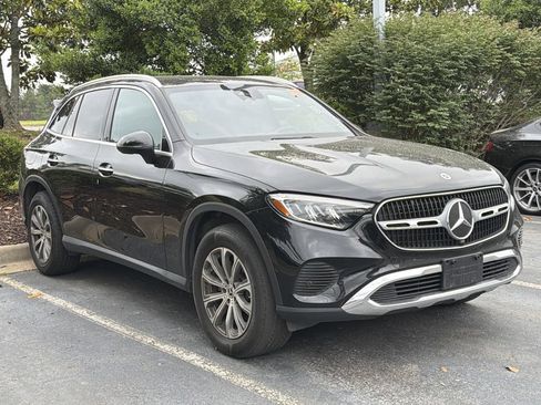 Used 2024 Mercedes-Benz GLC 300 w/ Winter Package image 6