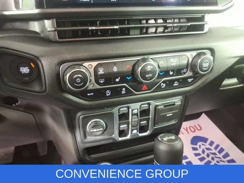 Used 2025 Jeep Wrangler Unlimited Sport AWD/4WD image 23