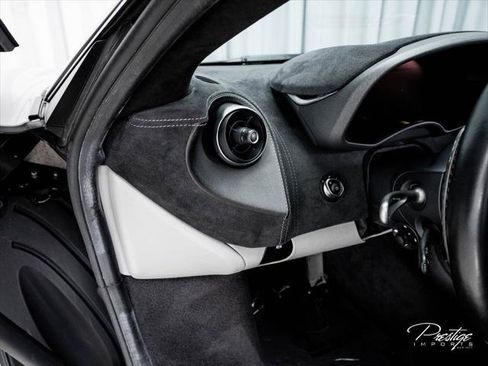 Used 2017 McLaren 570S RWD image 38