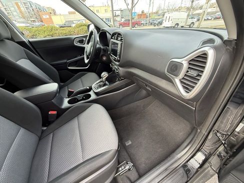 Used 2024 Kia Soul LX w/ Option Group 015 image 39