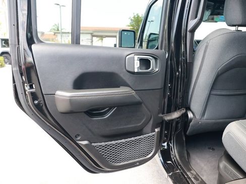 Used 2025 Jeep Wrangler Unlimited Sahara w/ Safety Group AWD/4WD image 36
