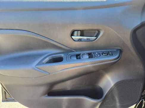 Used 2023 Nissan Versa SV FWD image 36