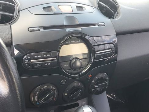 Used 2014 MAZDA MAZDA2 Sport image 21