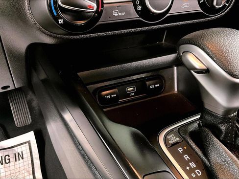 Used 2024 Kia Soul LX w/ Option Group 015 image 16