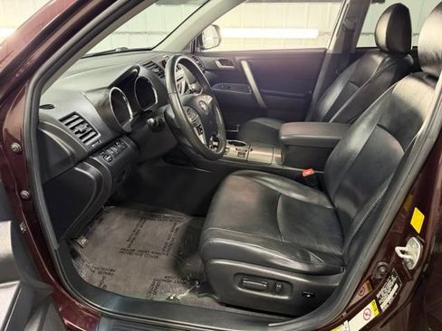 Used 2011 Toyota Highlander SE w/ Tow Pkg AWD/4WD image 7