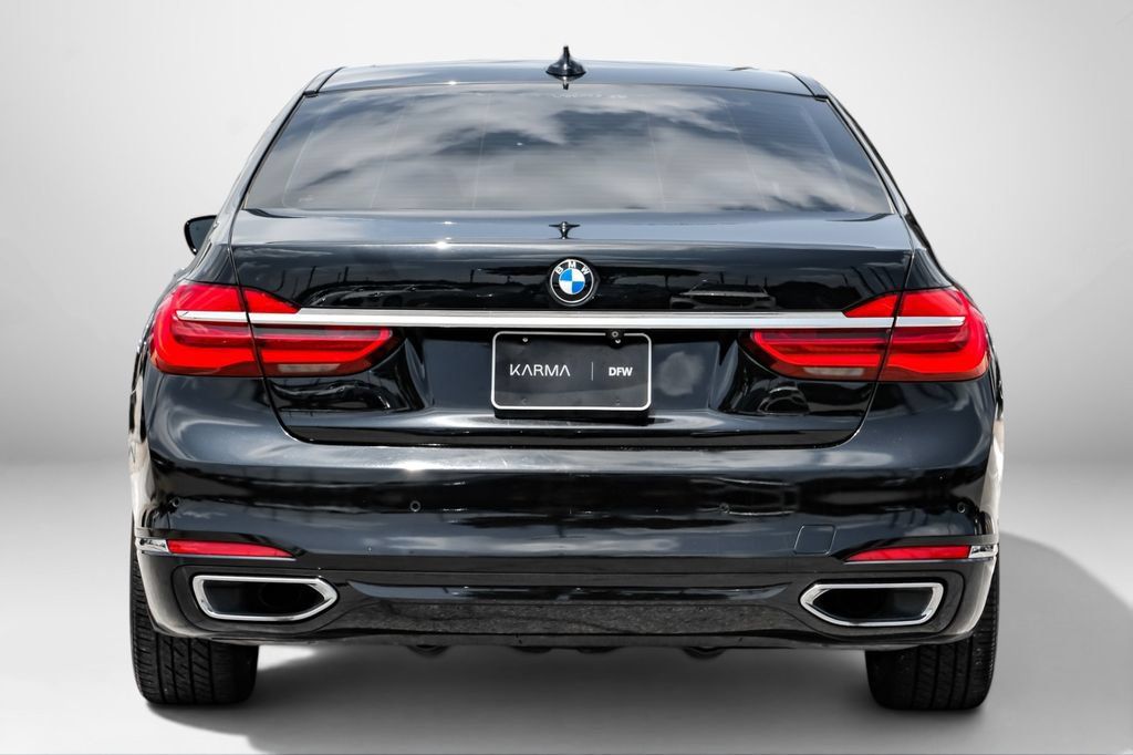 Used 2018 BMW 740i RWD image 7
