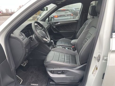 Certified 2023 Volkswagen Tiguan SEL R-Line image 7