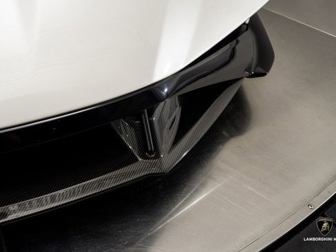 Used 2023 Lamborghini Huracan STO image 7