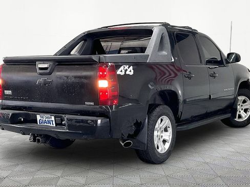 Used 2009 Chevrolet Avalanche LS image 7