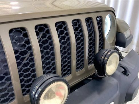 Used 2020 Jeep Gladiator Sport w/ Quick Order Package 24S AWD/4WD image 7