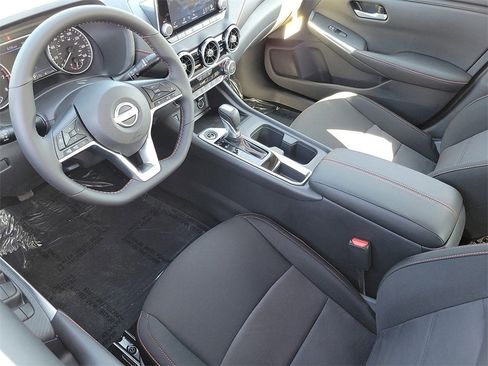 New 2025 Nissan Sentra SR image 5