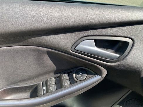 Used 2012 Ford Focus Titanium FWD image 14