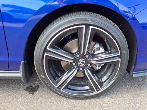 Used 2025 Honda Accord Sport image 9