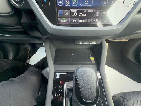 Used 2025 Subaru Forester Touring AWD/4WD image 17