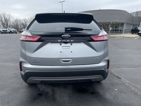 Used 2024 Ford Edge SEL w/ Convenience Package image 4