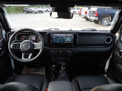 Used 2024 Jeep Wrangler Unlimited Sahara w/ Technology Group AWD/4WD image 21