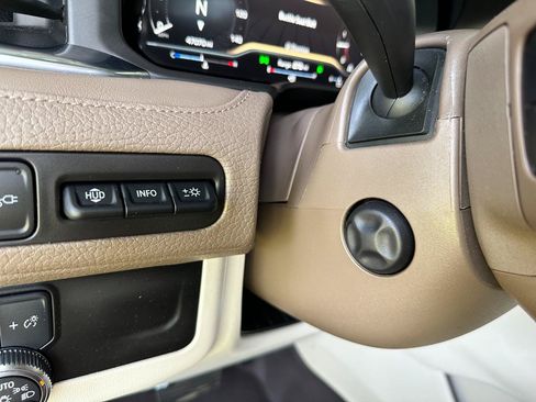 Used 2022 GMC Yukon Denali RWD image 44