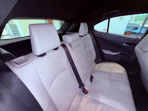 Used 2024 Lexus UX 250h FWD w/ Premium Package image 15