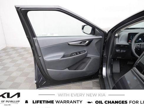 New 2026 Kia EV6 Light RWD image 9