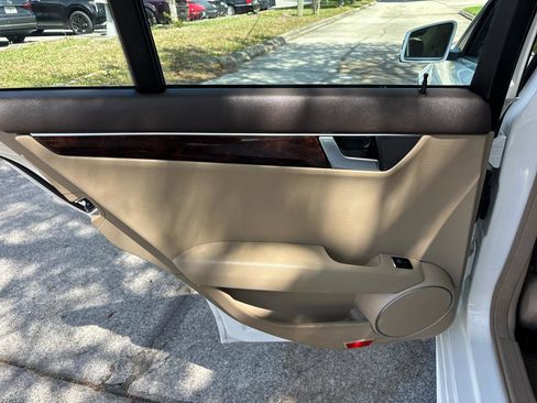 Used 2014 Mercedes-Benz C 250 Sedan image 25