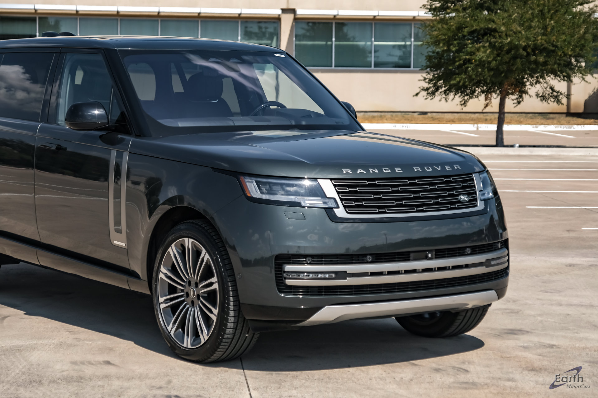 Used 2023 Land Rover Range Rover Long Wheelbase Autobiography AWD/4WD image 23