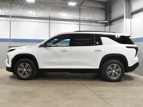 Used 2025 Chevrolet Traverse LT w/ LPO, Floor Liner Package AWD/4WD image 21