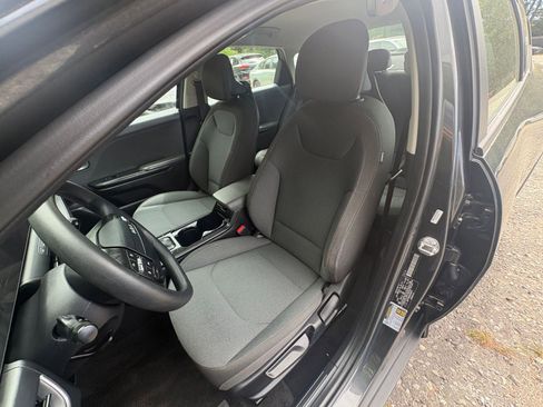 Used 2025 Kia K4 FWD image 34