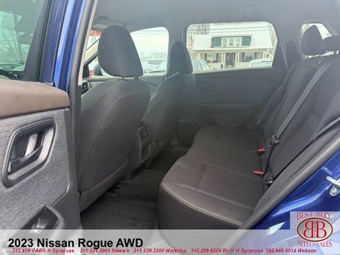 Used 2023 Nissan Rogue S image 11