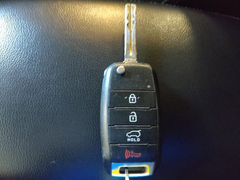 Used 2019 Kia Soul + FWD image 32