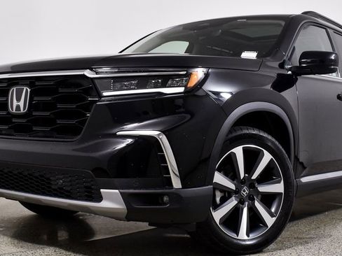 Used 2023 Honda Pilot Touring image 9