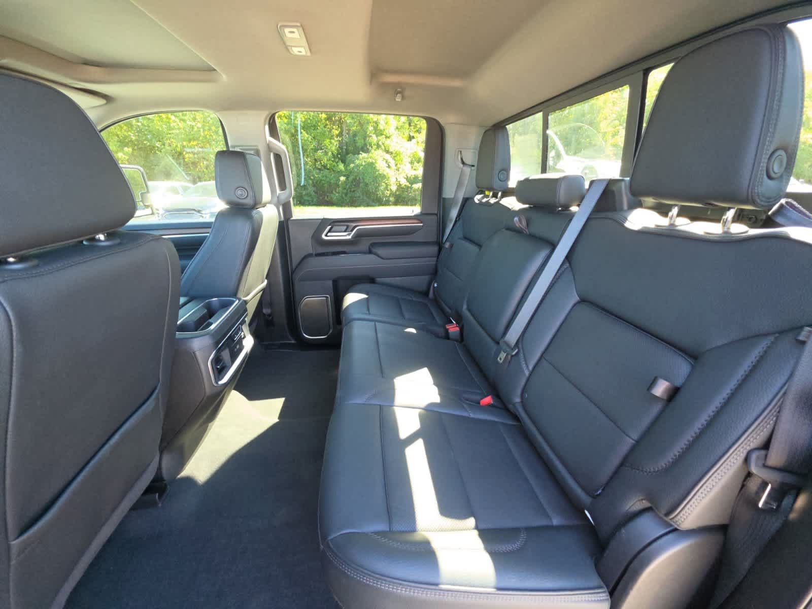Used 2025 GMC Sierra 2500 Denali w/ Denali Reserve Package AWD/4WD image 36