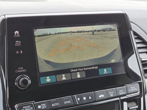 Used 2023 Honda Odyssey Touring image 9