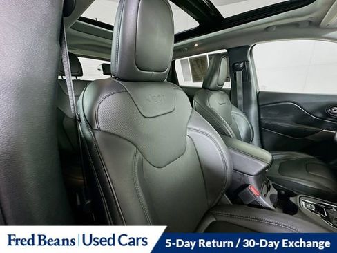 Used 2021 Jeep Cherokee Limited image 30