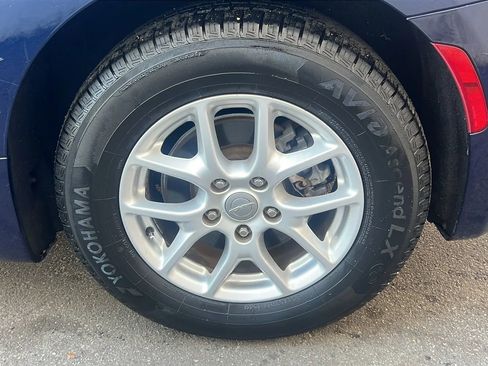 Used 2017 Chrysler Pacifica Touring image 11