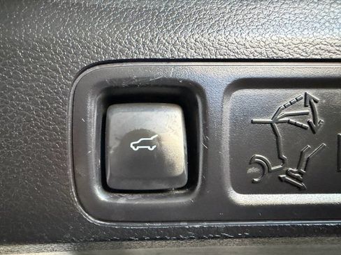 Used 2019 Ford Expedition Platinum AWD/4WD image 16