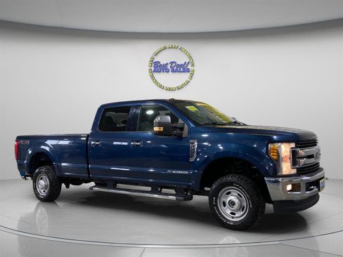 Used 2017 Ford F250 XLT w/ XLT Premium Package AWD/4WD image 6