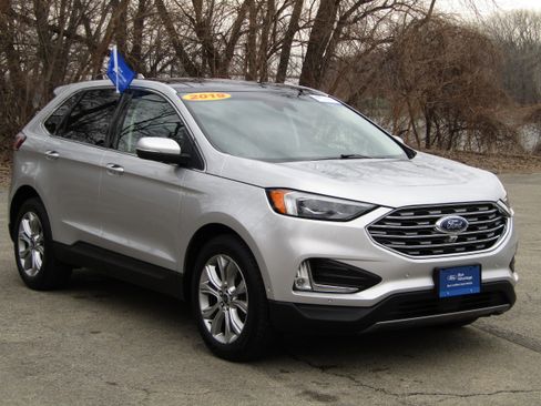 Certified 2019 Ford Edge Titanium w/ Equipment Group 301A image 6