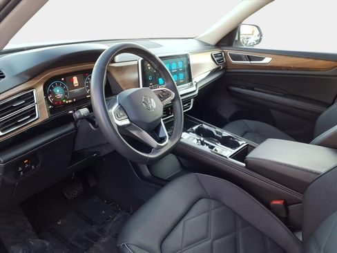 Used 2024 Volkswagen Atlas SE image 9