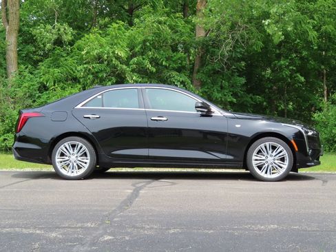 Used 2023 Cadillac CT4 Premium Luxury AWD/4WD image 2
