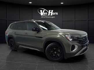 Used 2024 Volkswagen Atlas Peak Edition SE video 1