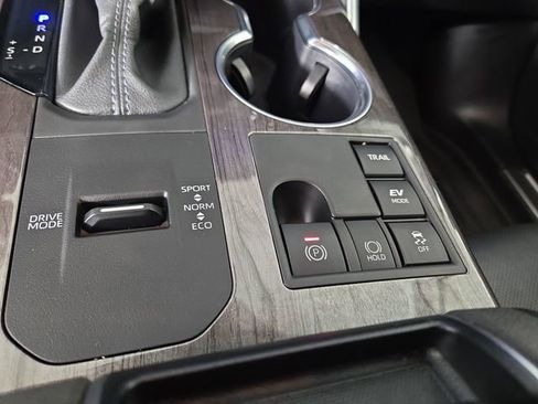 Used 2024 Toyota Highlander Platinum AWD/4WD image 28